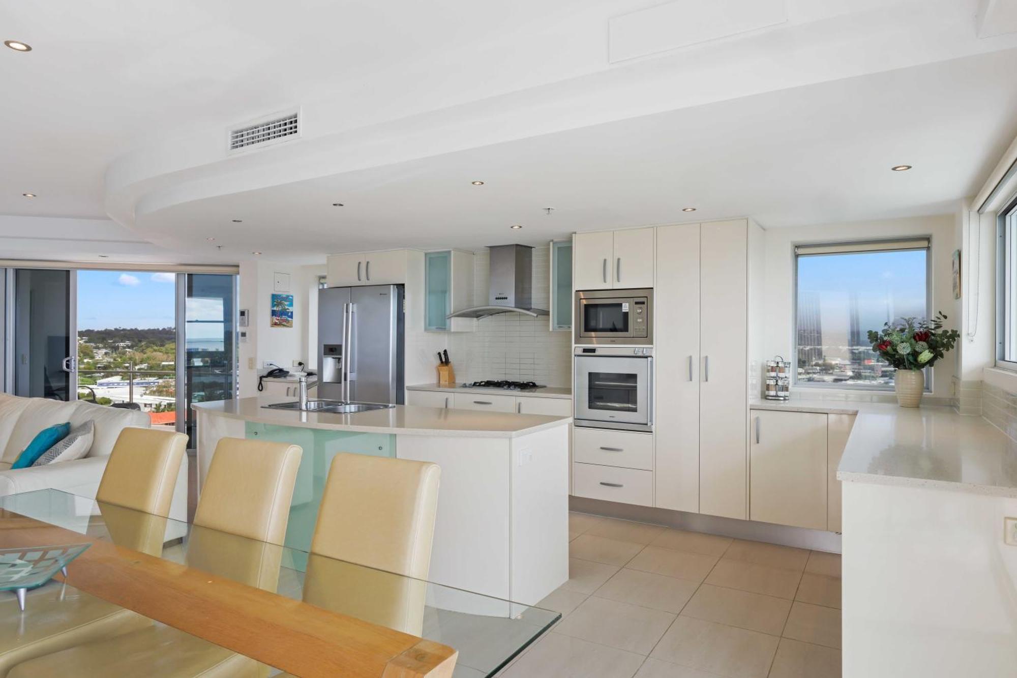 Aqua Vista Resort Maroochydore Bilik gambar